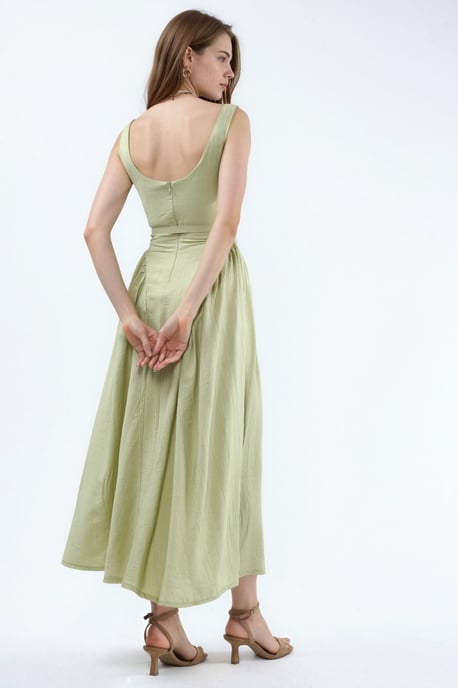 Kleid mit quadratischem Kragen und Taillengürtel in Midi-Länge - Image 2