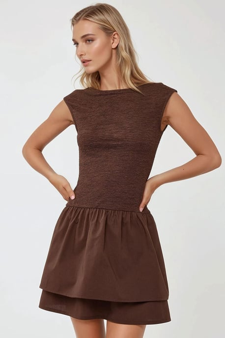 Texturiertes Minikleid mit Rundhalsausschnitt - Image 1