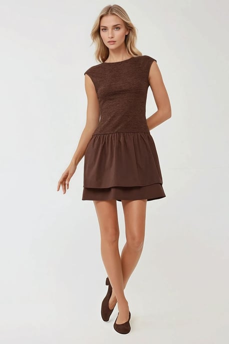 Texturiertes Minikleid mit Rundhalsausschnitt - Image 5