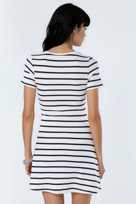Gestreiftes Kurzarm-Mini-T-Shirt-Kleid - Image 4