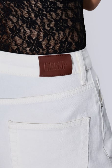 Hochtaillierte Mom-Jeansshorts - Image 4