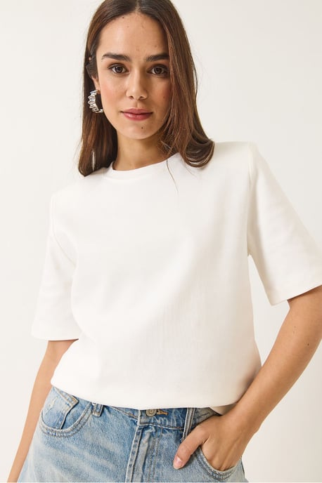 Gepolstertes Rundhals-T-Shirt - Image 4