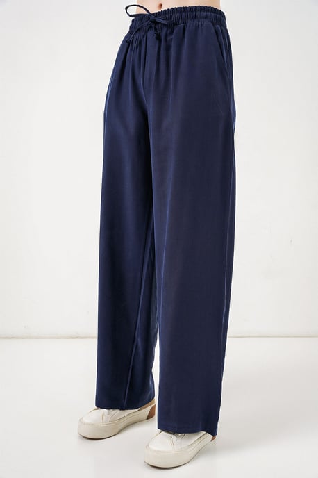Hochtaillierte Weite Hose mit Tasche - Image 4