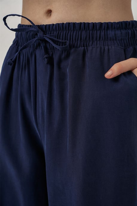 Hochtaillierte Weite Hose mit Tasche - Image 5