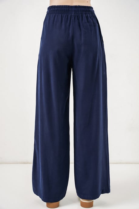 Hochtaillierte Weite Hose mit Tasche - Image 6