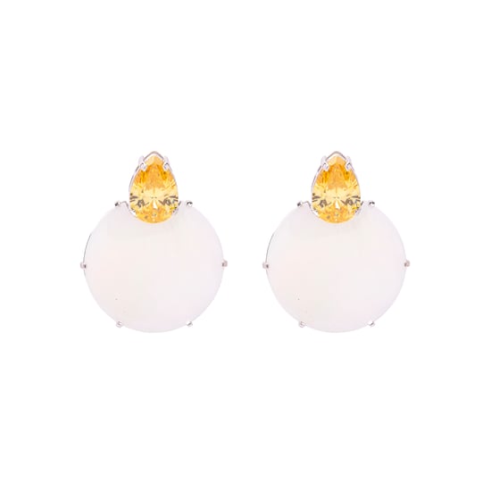 Luxenter Ohrringe aus 925er Sterlingsilber und weißem Perlmutt mit 18-karätiger Gelbgold-Beschichtung – Mubi - Image 1