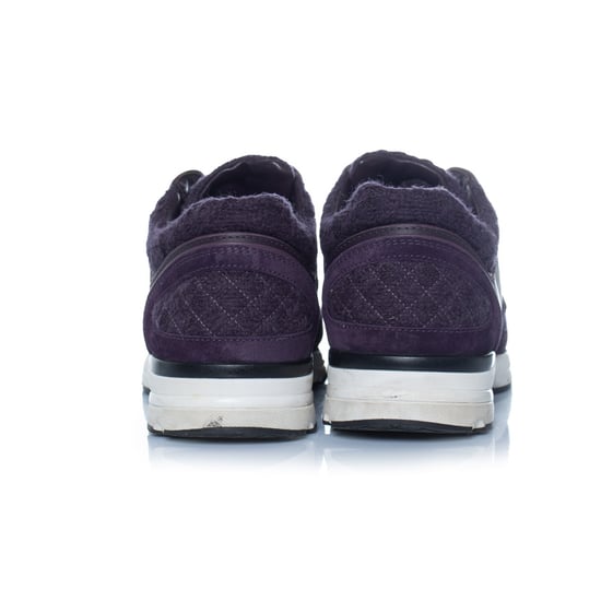 Chanel-Sneaker mit lila CC-Logo ineinandergreifenden Formen. - Image 3