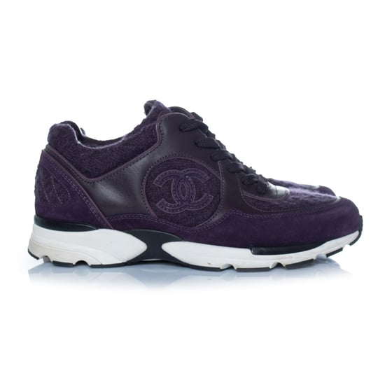 Chanel-Sneaker mit lila CC-Logo ineinandergreifenden Formen. - Image 4