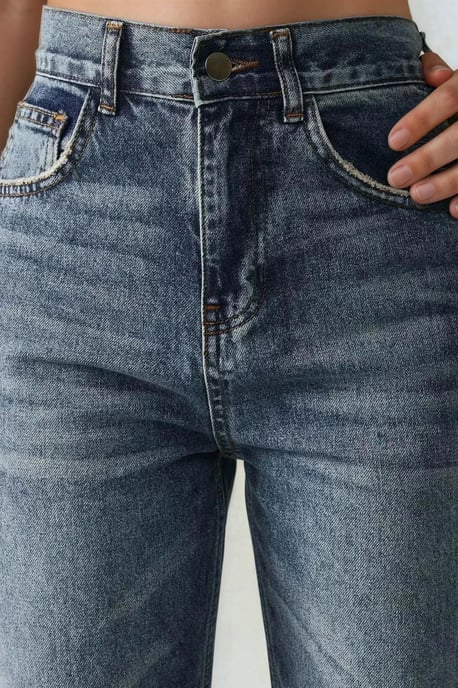 Hochtaillierte gerade Denim-Jeans - Image 4