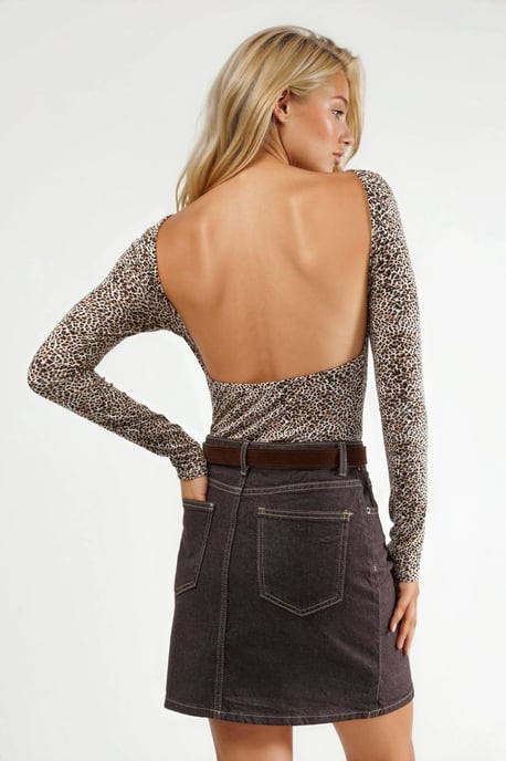 Schlanker Schnitt Boot-Ausschnitt Bluse mit Leopardenmuster - Image 3