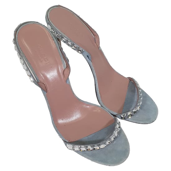 Gucci Kristall-verzierte Slingback Sandaletten aus blauer Wildleder - Image 6