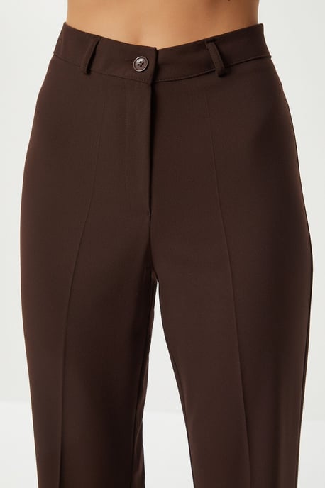 Hochgeschnittene Flared-Hosen mit Reißverschluss - Image 5