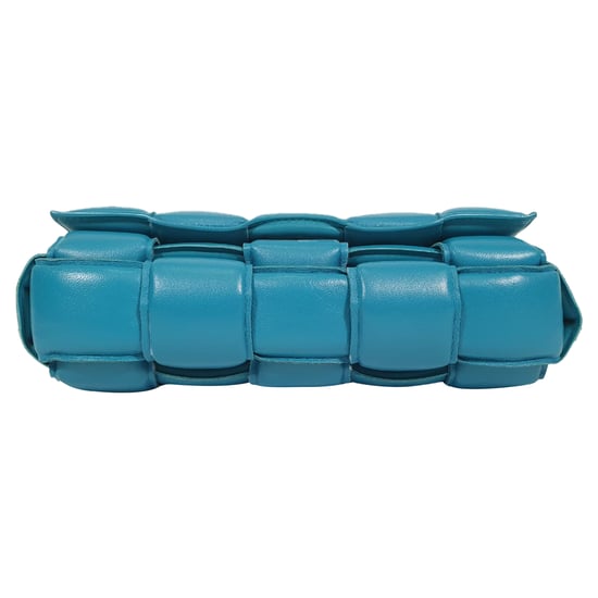 Bottega Veneta Gepolsterte Kasette Schultertasche aus blauen Lammleder - Image 5