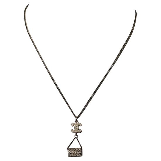 Chanel 2003 CC Vergoldete Emaille Umhängetasche Anhängerkette in Goldmetall - Image 1