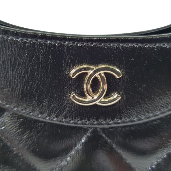 Chanel Gepolsterte Glänzende Nano 31 Einkaufstasche aus schwarzem Kalbsleder - Image 6