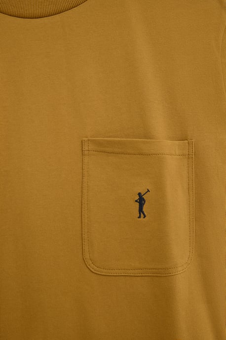 T-Shirt senfgelb mit Brusttasche und Rigby Go Logo - Image 3