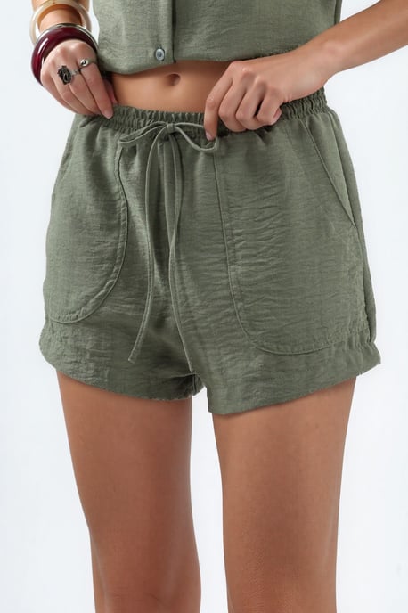 Hüfthohe weite Shorts mit Kordelzugbund - Image 1