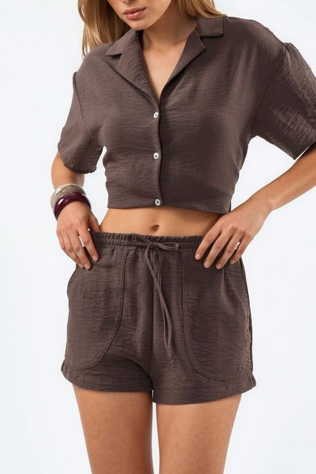 Hüfthohe weite Shorts mit Kordelzugbund - Image 1