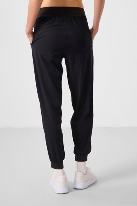 Hüftlange dünne Jersey-Jogginghosen mit Tasche - Image 5