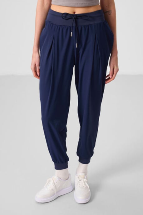 Hüftlange dünne Jersey-Jogginghosen mit Tasche - Image 2