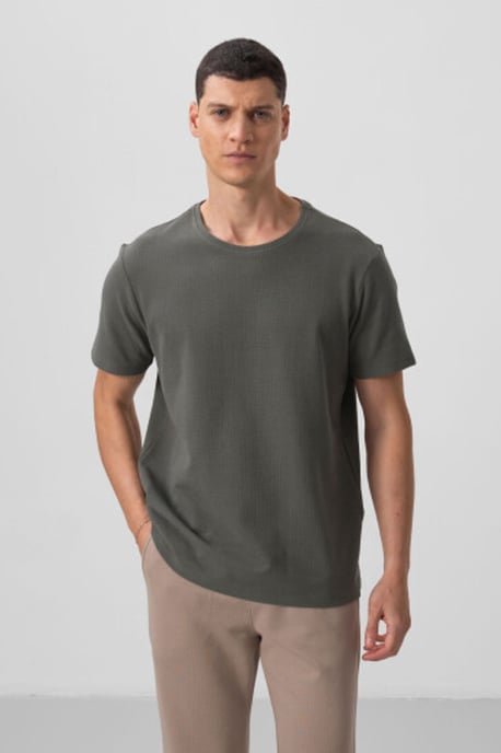 Herren T-Shirt mit regulärer Passform und Rundhalsausschnitt - Image 4
