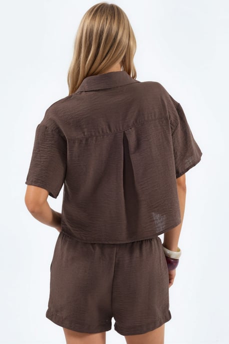 Strukturiertes Crop-Shirt mit Knopfverschluss - Image 3