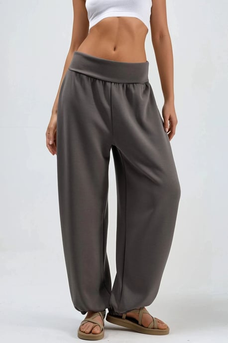 Damen Mittelhohe Gerade Pull-On-Hosen - Image 1
