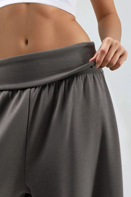 Damen Mittelhohe Gerade Pull-On-Hosen - Image 4