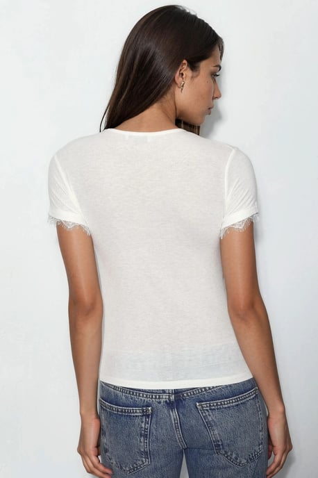 Accessoire Detailliertes Rundhals-T-Shirt - Image 3