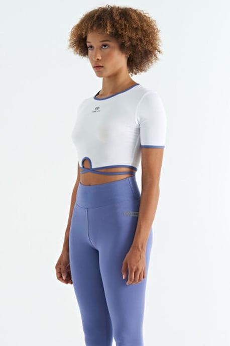 Tommy Life Elastisches Crop-T-Shirt mit Rundhalsausschnitt - Weiß - Image 3