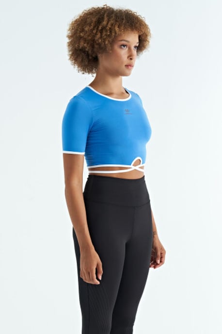 Elastisches Crop-T-Shirt mit Rundhalsausschnitt - Image 4