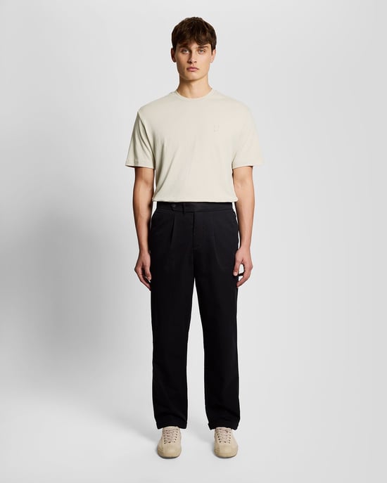 Lässiges Fit T-Shirt - Image 2
