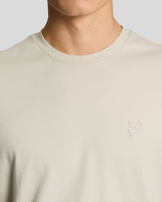 Lässiges Fit T-Shirt - Image 3