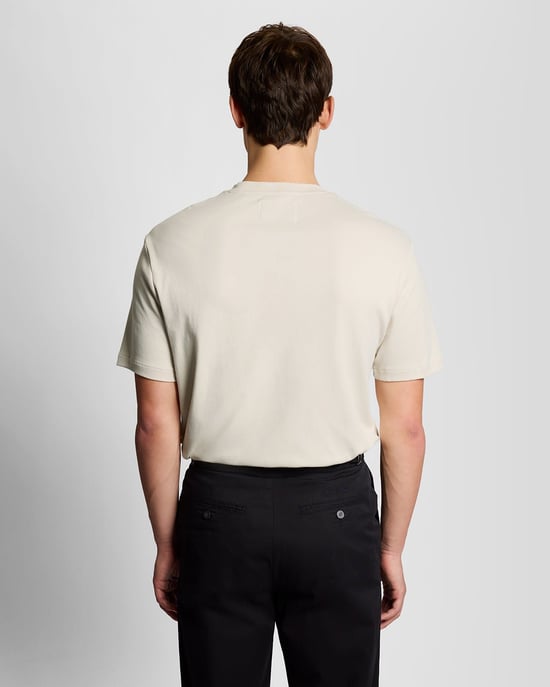 Lässiges Fit T-Shirt - Image 4