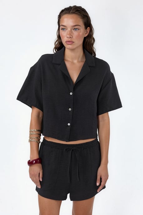 Strukturiertes Crop-Shirt mit Knopfverschluss - Image 5