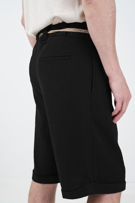 Hüfthohen, mit Gürtel versehenen Baumwollshorts - Image 3