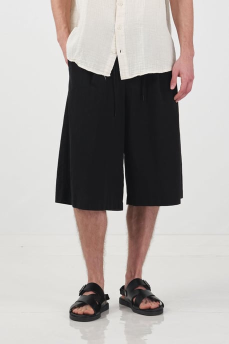 Hohe Taille Weite Capri-Shorts - Image 1