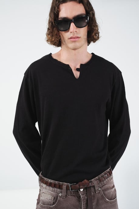 Unifarbenes Crew-Neck Langarm-T-Shirt mit Knöpfen - Image 1