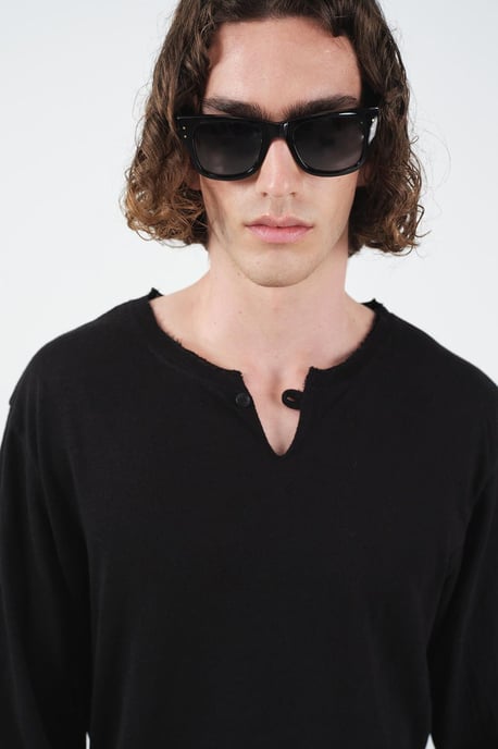 Unifarbenes Crew-Neck Langarm-T-Shirt mit Knöpfen - Image 4