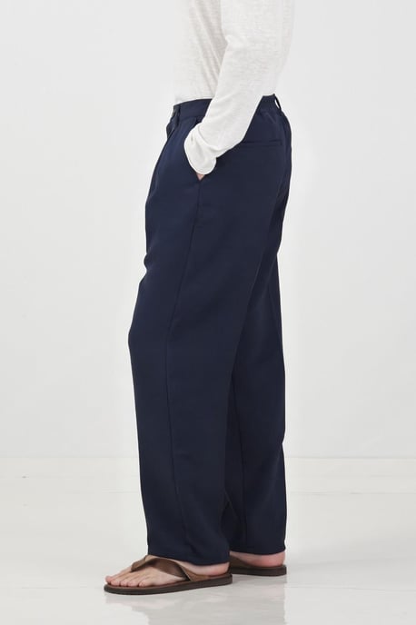 Strukturierte Faltenhose mit schmaler Passform - Image 4