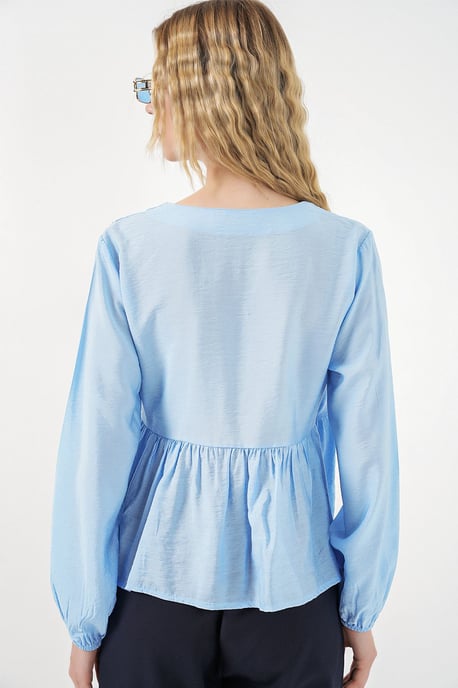 V-Ausschnitt Bluse mit Bindegürtel aus Krepp - Image 6
