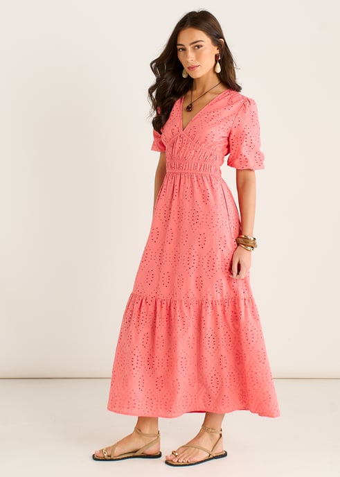 Kleid in Korallenrot mit Diamantschliff und V-Ausschnitt, verziert mit Broderie-Stickerei - Image 3