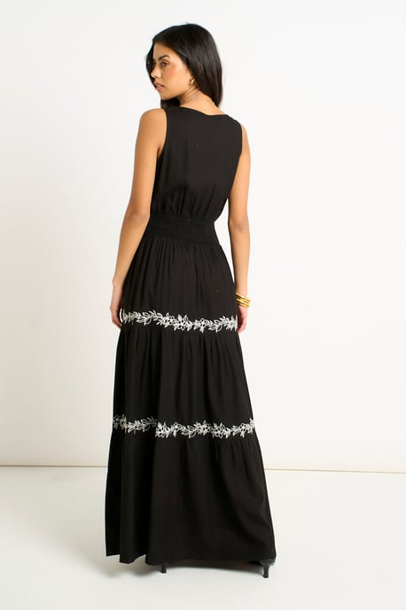 Schwarzes Maxikleid mit Blumenstickerei und Stufenrock - Image 4