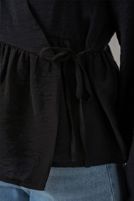 V-Ausschnitt Bluse mit Krawatten-Detail und Wickeloptik aus Crepe - Image 5