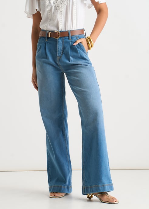 Blaue Jeans mit Falten und weitem Bein - Image 2
