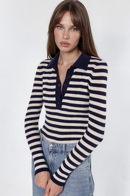 Gestreifter Rundhalsausschnitt-Pullover mit Knopfdetail - Image 5