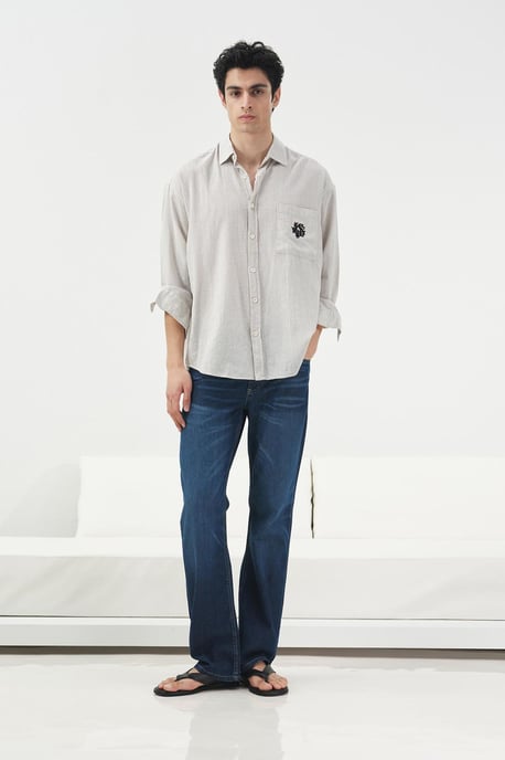 Reguläre Passform Langarm-Samtshirt mit Tasche - Image 1