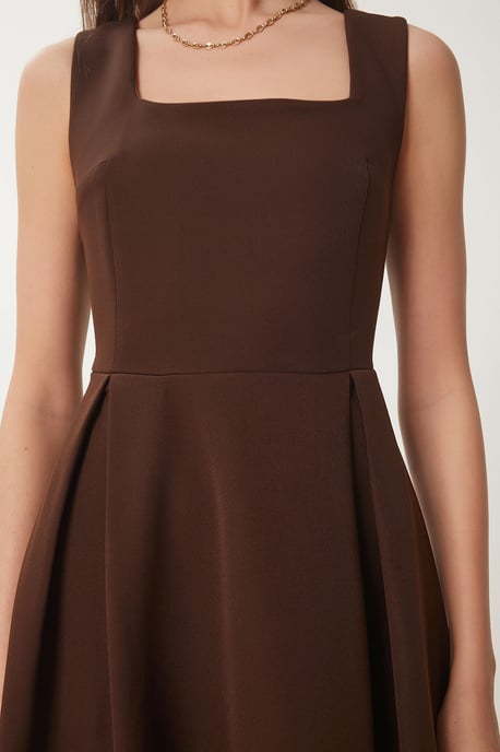 Kleid in A-Form mit Quadratkragen und Reißverschlussverschluss - Image 3