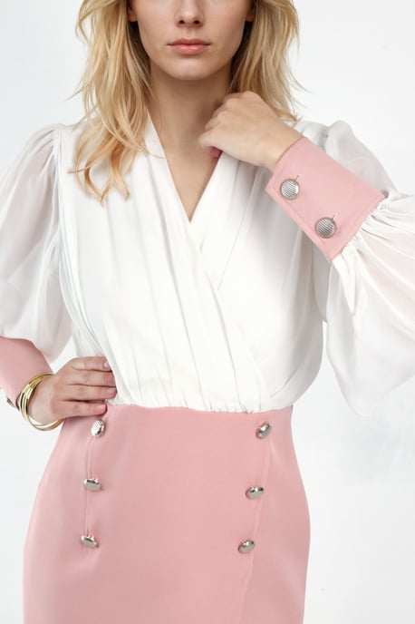 V-Ausschnitt Midi-Kleid mit Knopfdetails - Image 4