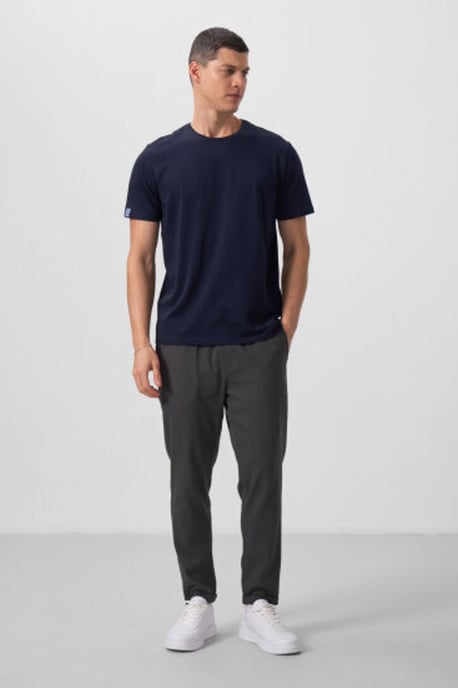 Komfort Fit Rundhalsausschnitt T-Shirt - Image 4